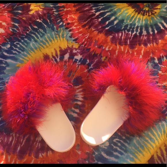 Berrylicious Fur Slides - Picture 3 of 4